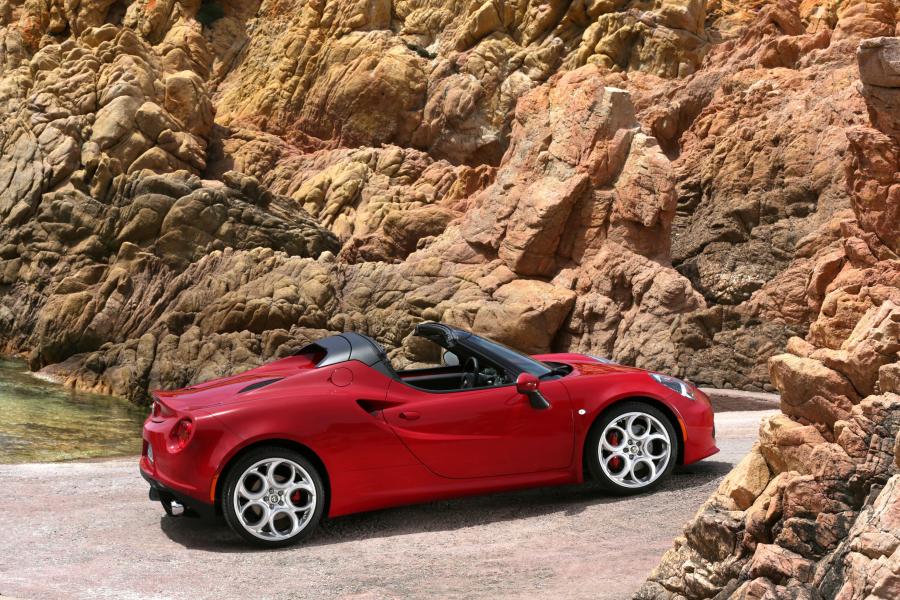  Alfa Romeo 4C Spider (960) 2015 года  (WW) (фото 33 из 59)